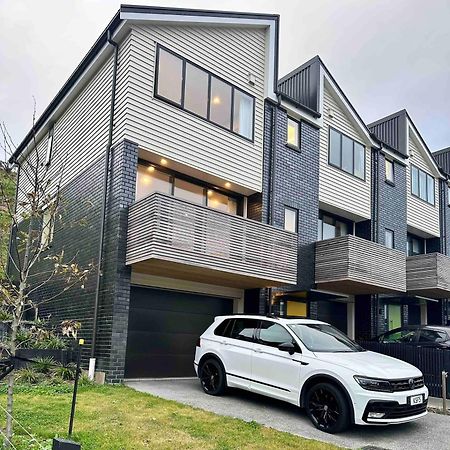 Whitby Townhouse Villa Порируа Екстериор снимка