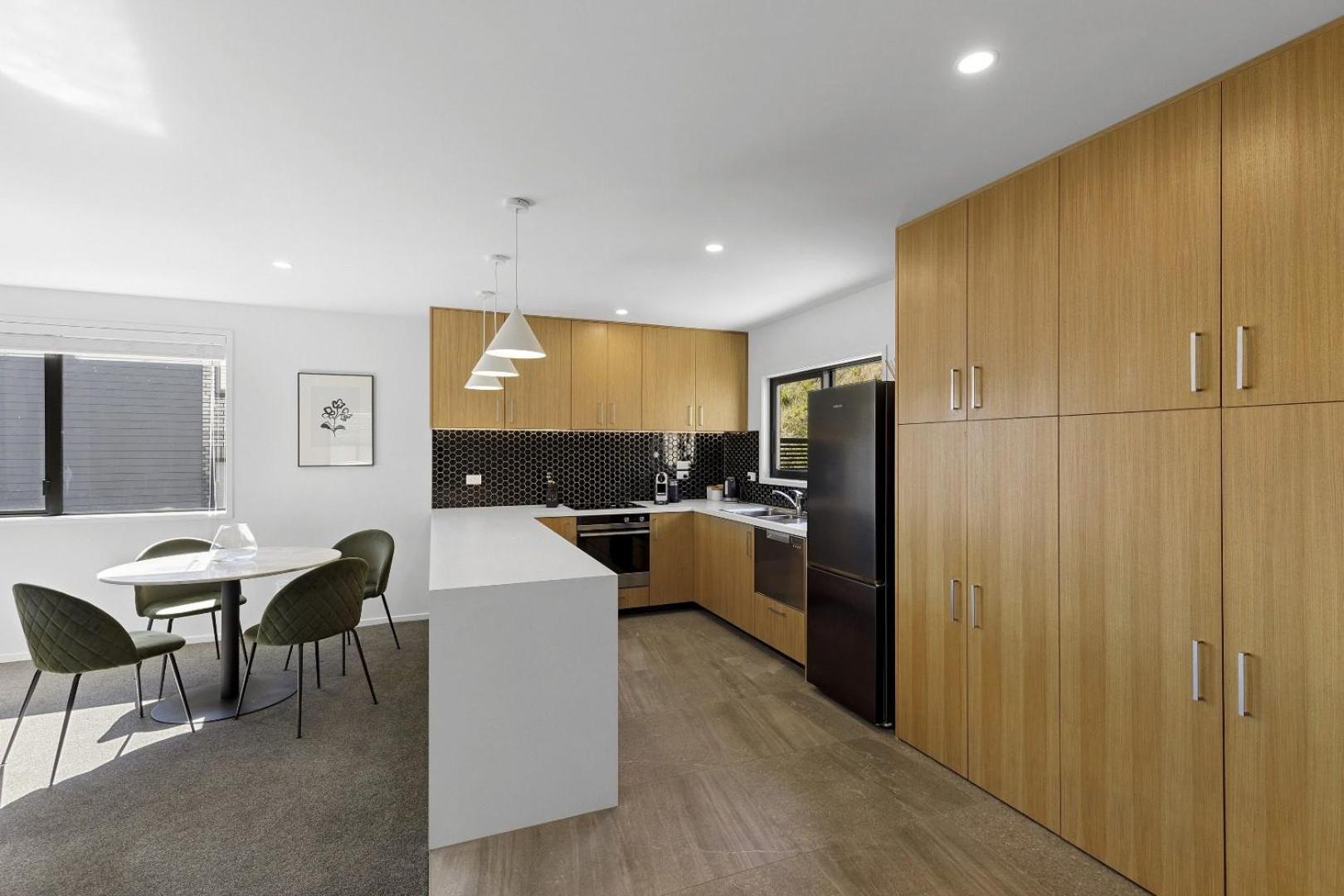 Whitby Townhouse Villa Порируа Екстериор снимка